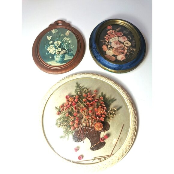 Wall hangings Three Vintage to older Vintage Botanical - Picture 1 of 10